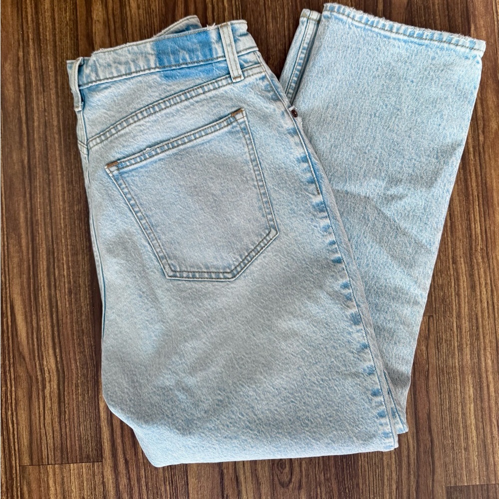 A&F Curve Love Ultra High Rise 90s Straight Jean - Picture 3 of 4
